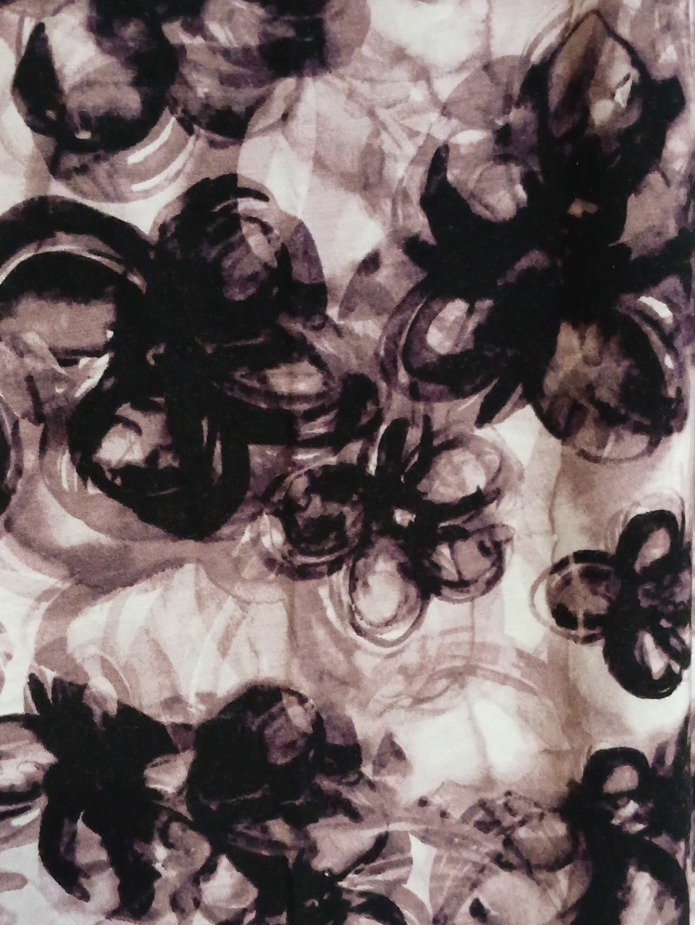 Simply Vera Vera Wang Black and Tan Floral Scoop Neck Short Sleeve Top - Picture 5 of 5